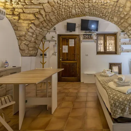 La Casetta Di Pietra